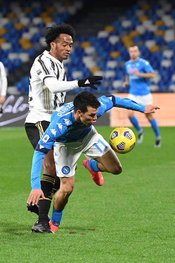 Lozano en el partido vs la Juventus 