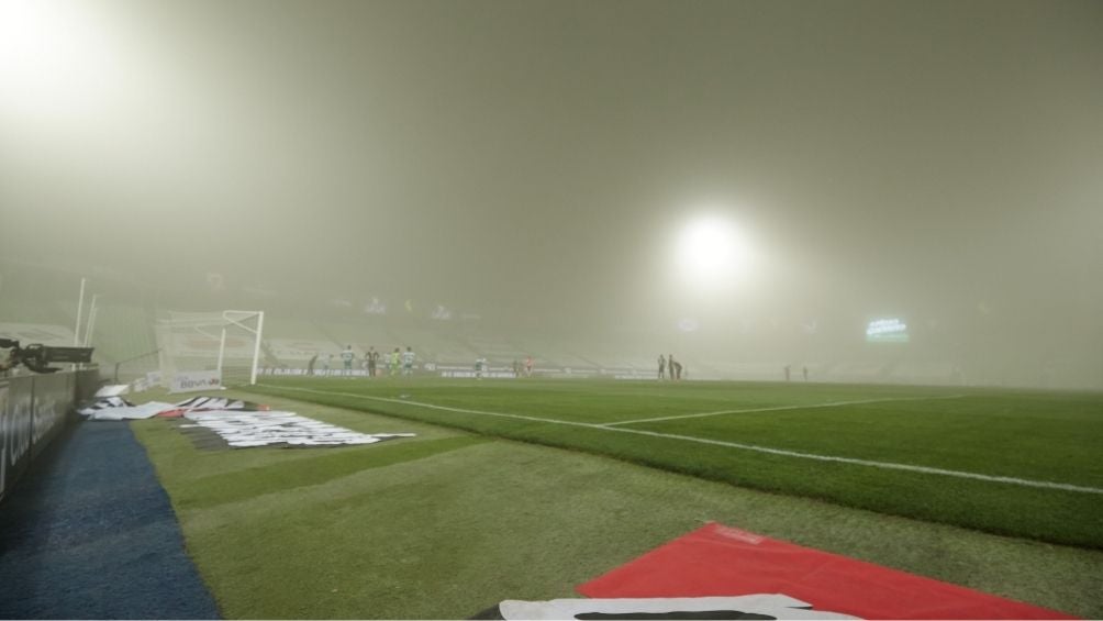 Tormenta de tierra detuvo el partido 