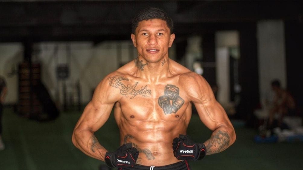 'Alacrán' Berchelt se prepara para su próximo combate