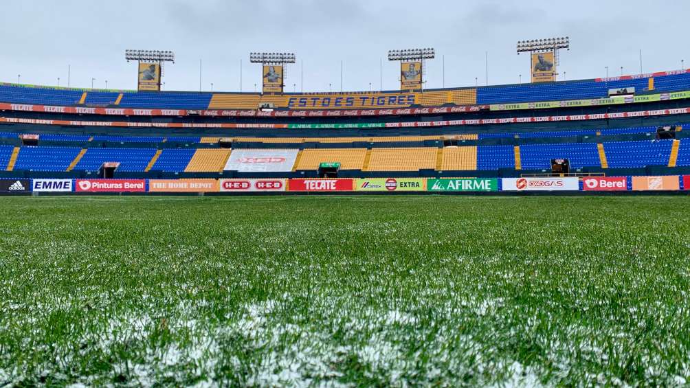 Estadio Universitario tras la nevada en Nuevo León