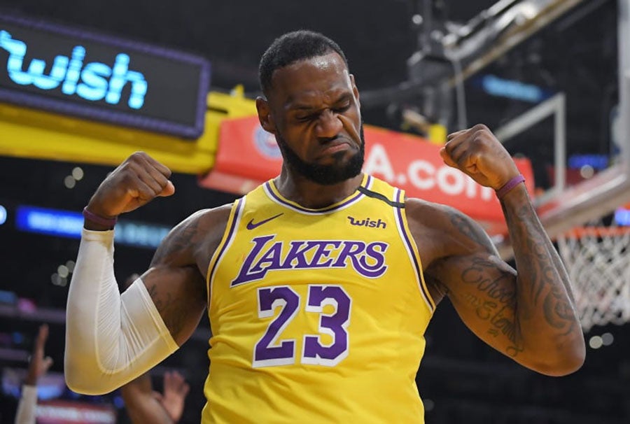 James en duelo con Lakers en 2021