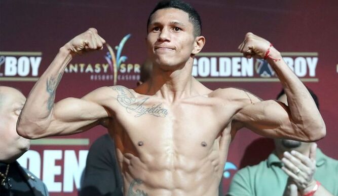 Miguel Berchelt en pelea