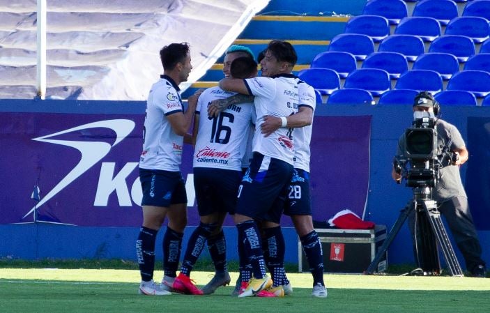 Jugadores de Celaya festejan una anotación