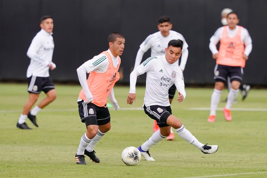 Carlos Rodríguez en un entrenamiento con la Selección Mexicana Sub-23