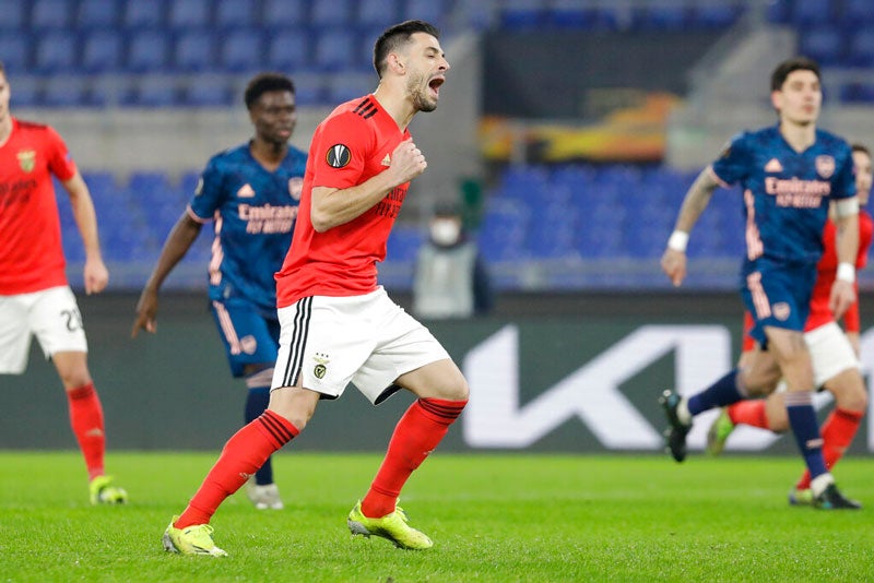 Pizzi celebrando su gol