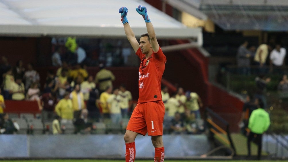 Agustín Marchesín durante un partido con América