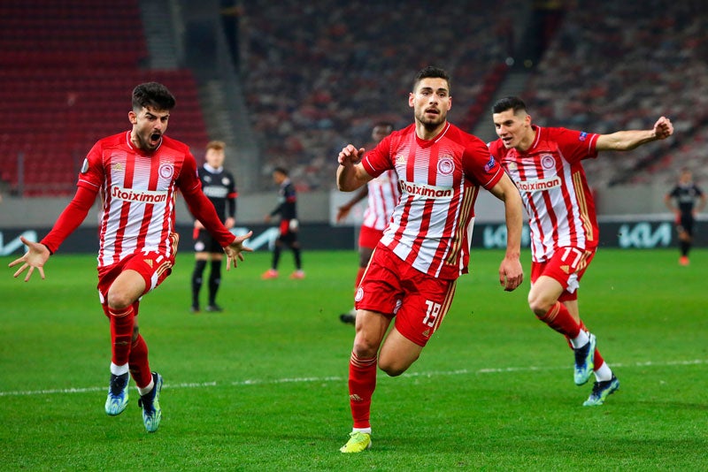 Jugadores del Olympiacos celebrando un gol