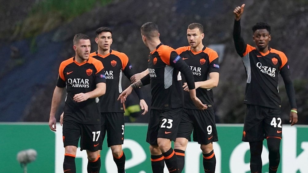 Jugadores de la Roma celebrando un gol vs el Braga