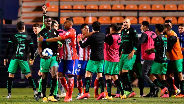 Conato de bronca entre Santos y Atlético de San Luis