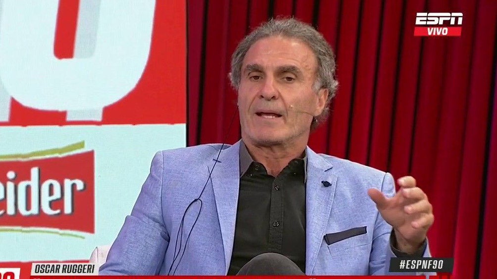 Óscar Ruggeri, en una mesa de debate de ESPN