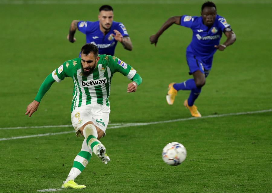 Betis logró la victoria por la mínima 