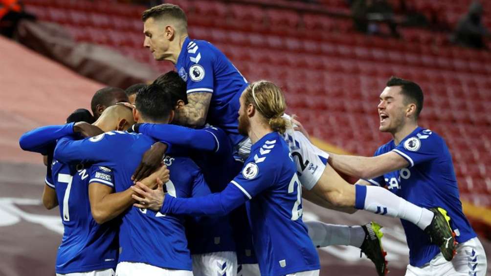 Everton en celebración de gol