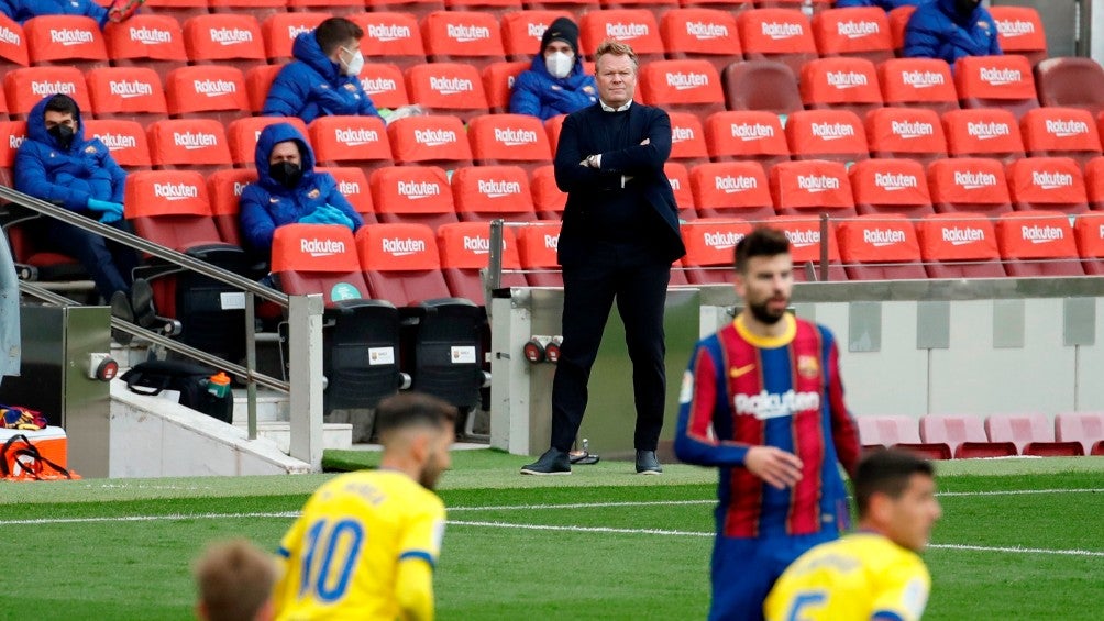 El entrenador del Barcelona Ronald Koeman durante el partido de liga entre Barcelona y Cádiz 