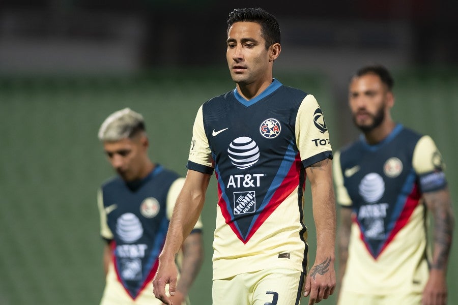 Luis Fuentes durante un partido con América