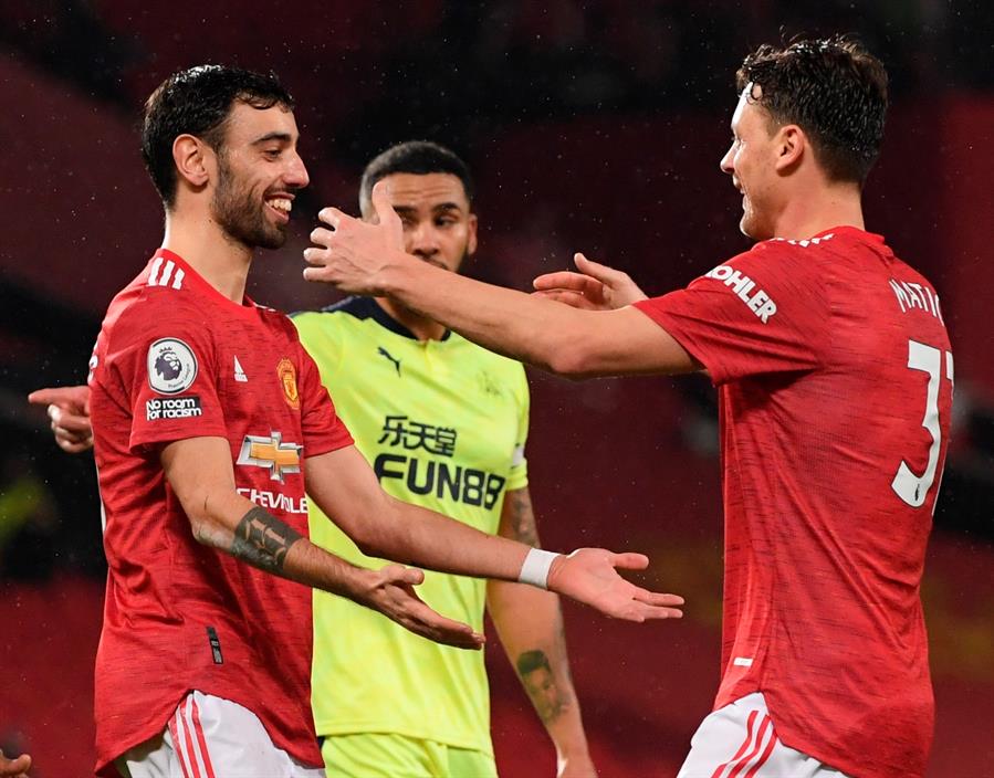 Bruno Fernandes en festejo con Manchester United