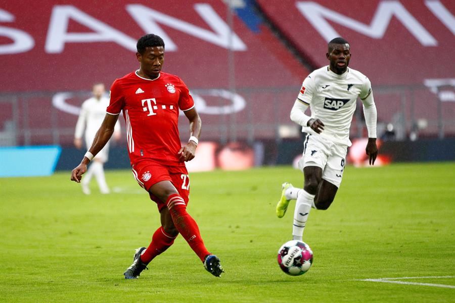 David Alaba durante un partido con Bayern Munich 