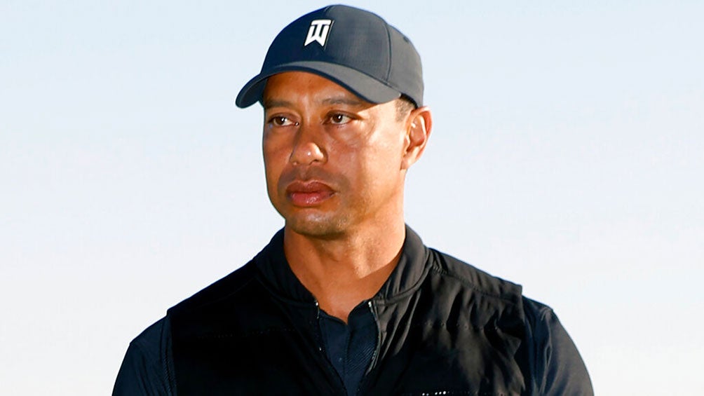 Tiger Woods, hospitalizado tras sufrir aparatoso accidente de carro