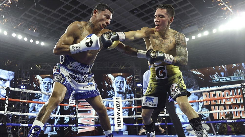 Óscar Valdez en la pelea contra Miguel Berchelt