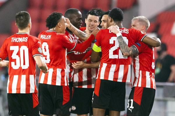 Los jugadores del club neerlandés celebran el gol