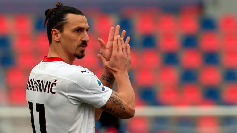 Zlatan festeja una jugada con Milan