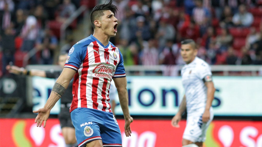 Pulido festeja un gol con el Rebaño