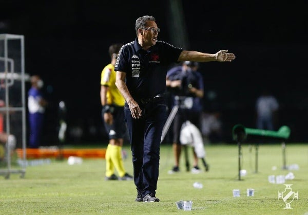 Vanderlei Luxemburgo, ex DT de Vasco da Gama, en entrenamiento