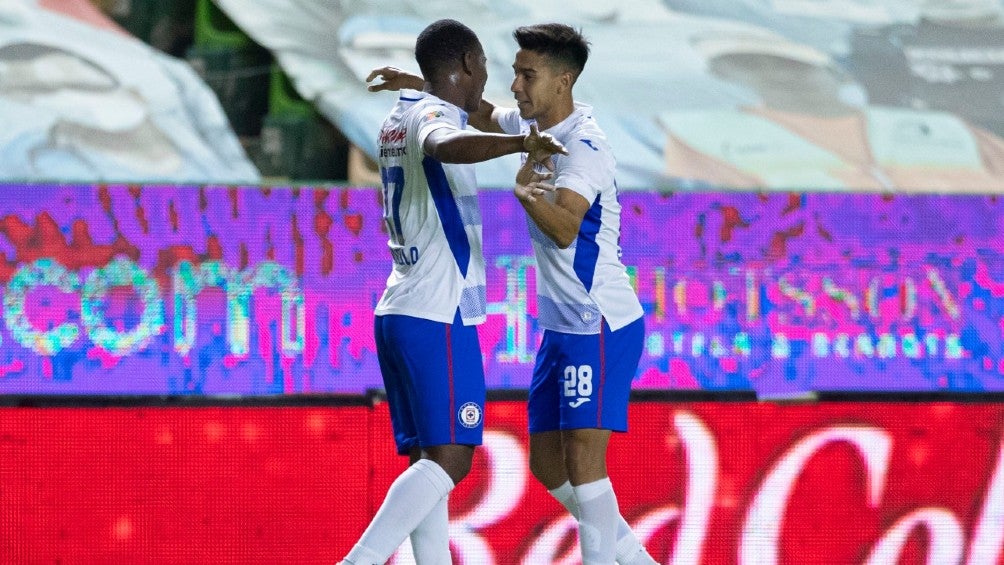 Angulo y Fernández celebran gol frente a León