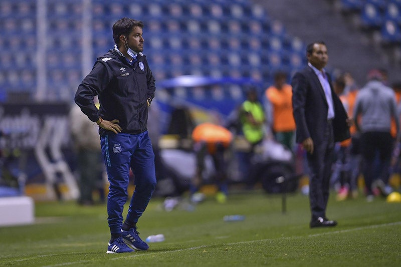 Larcamón durante el duelo ante Necaxa 