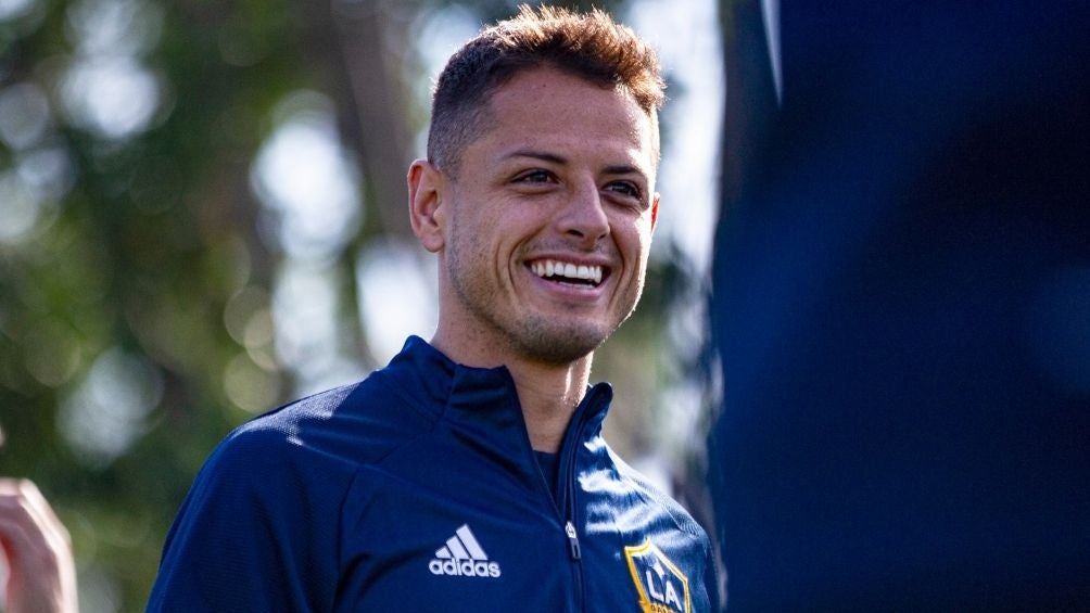 Chicharito en un entrenamiento con el Galaxy