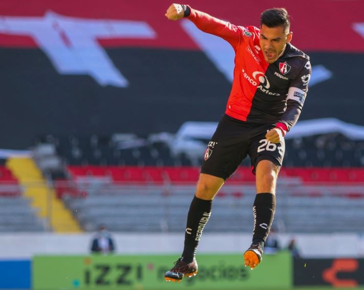 Rocha festeja su gol ante los tuneros