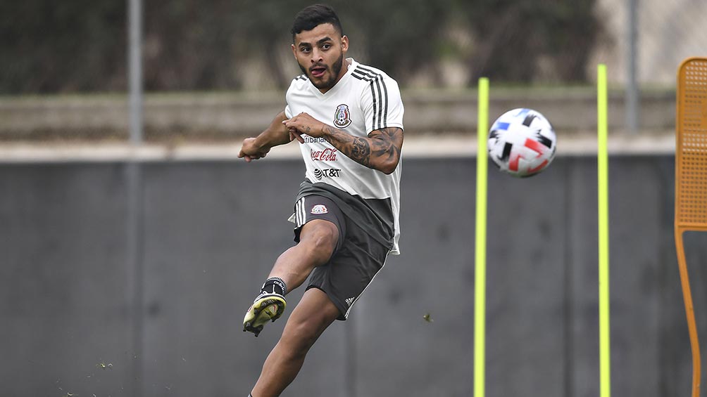 Alexis Vega en un entrenamiento con el Tri