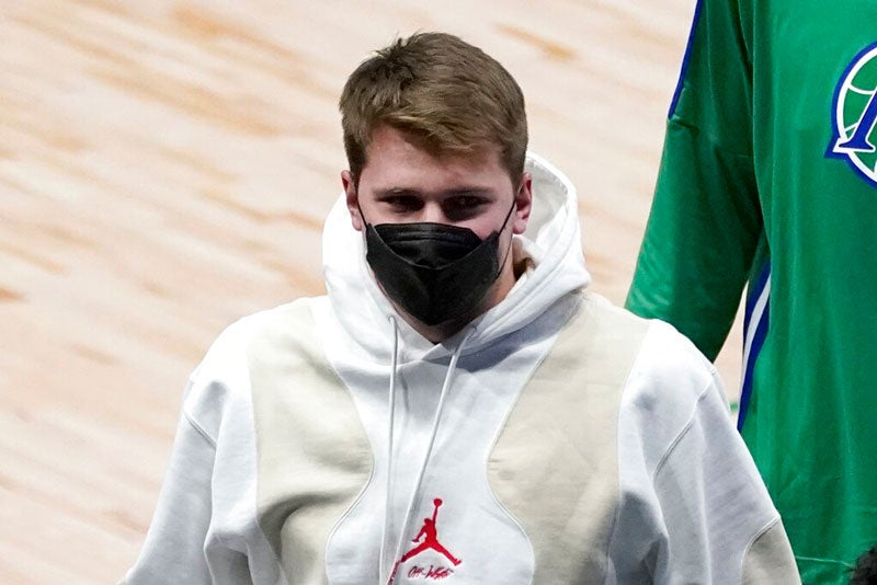 Luka Doncic después de un partido de NBA