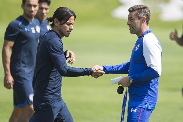 El exjugador junto a Pedro Caixinha