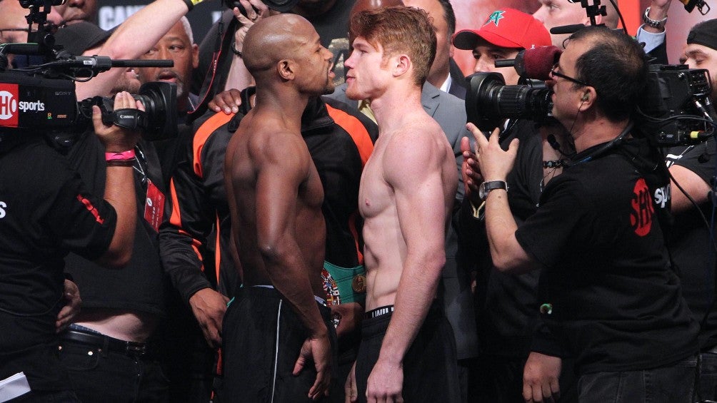 Mayweather de burló del Canelo y lo llamó 'CaLOSE-elo'