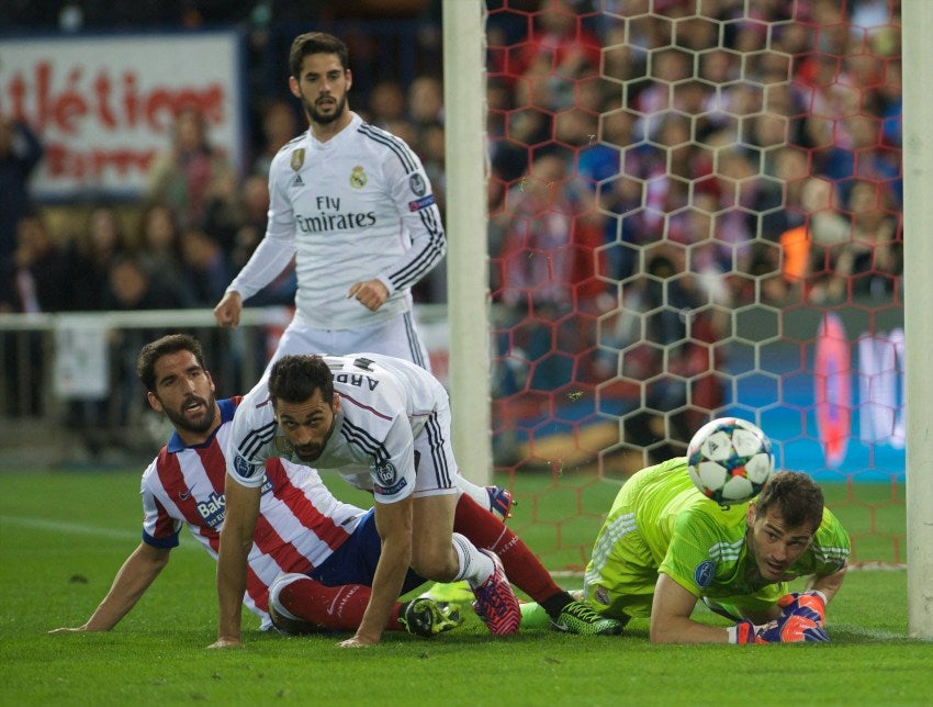 Iker Casillas en un partido ante el Atlético de Madrid