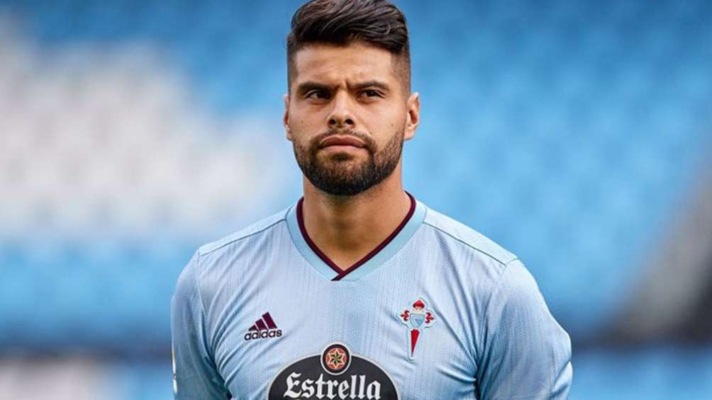 Nestor Araujo en partido con el Celta