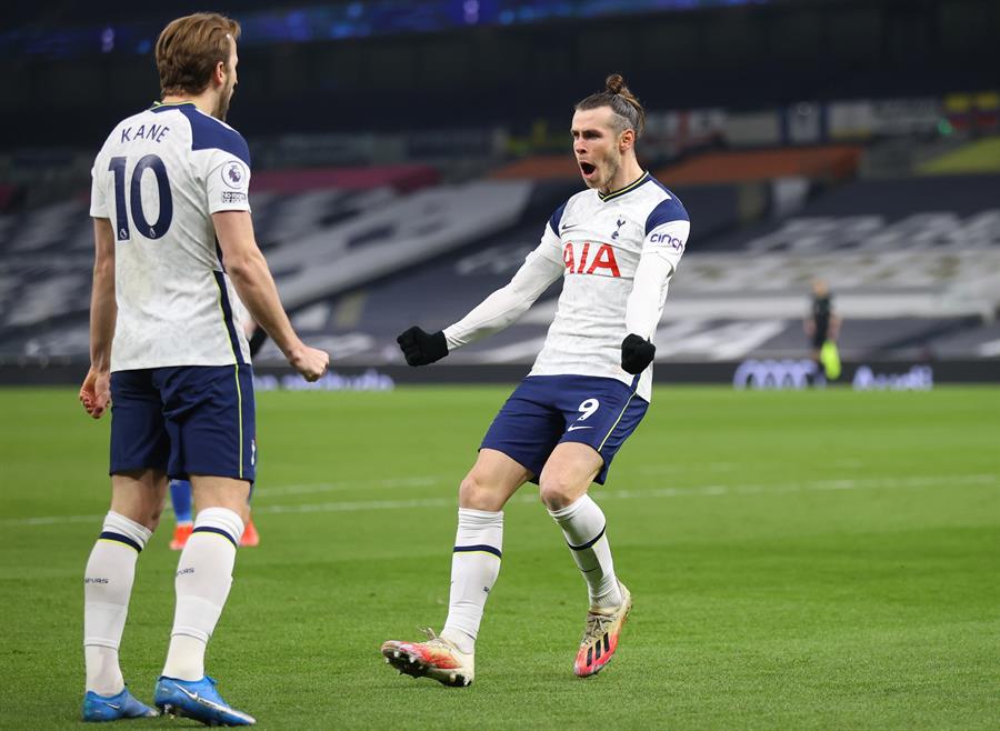 Kane y Bale festejan uno de los goles