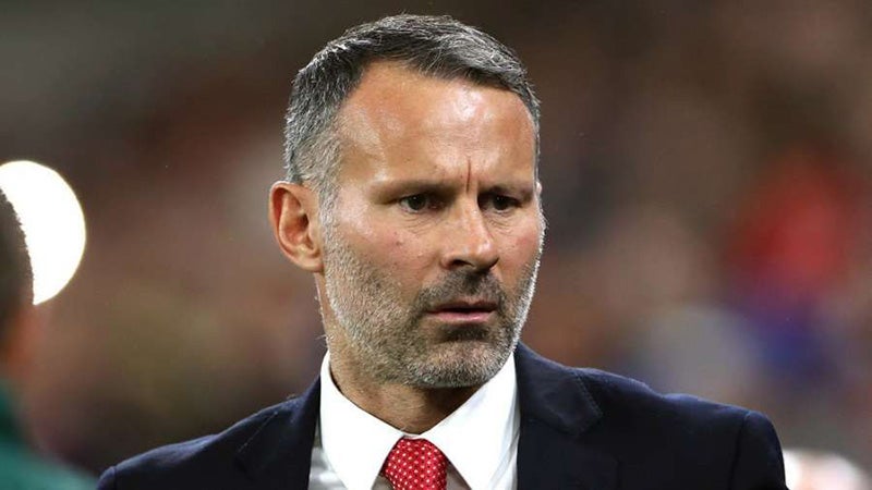 Ryan Giggs previo a un duelo de la selección de Gales 