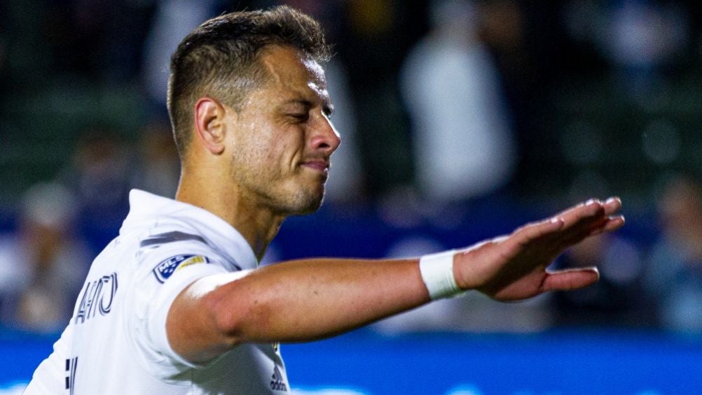 Javier Hernández en un partido con el Galaxy