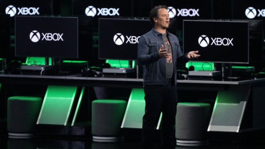 Phil Spencer en un evento de Xbox