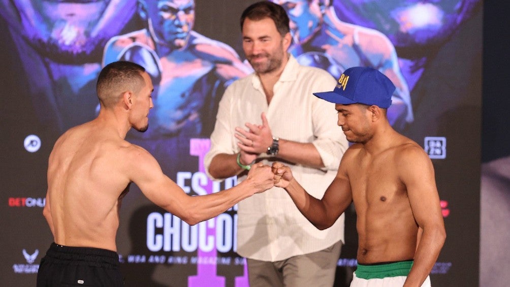 Gallo Estrada y Chocolatito González en ceremonia de pesaje