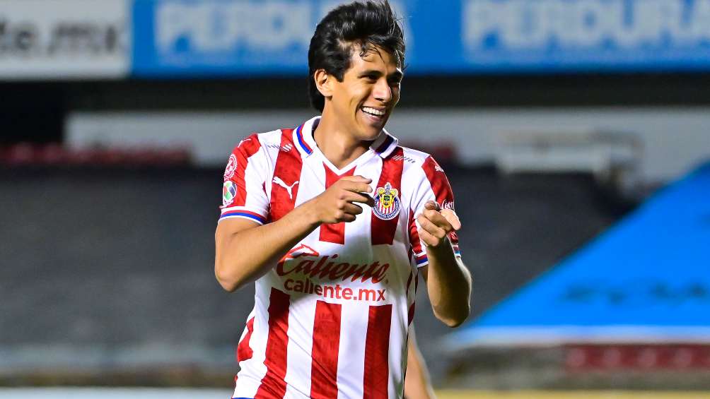 JJ Macías en partido con Chivas