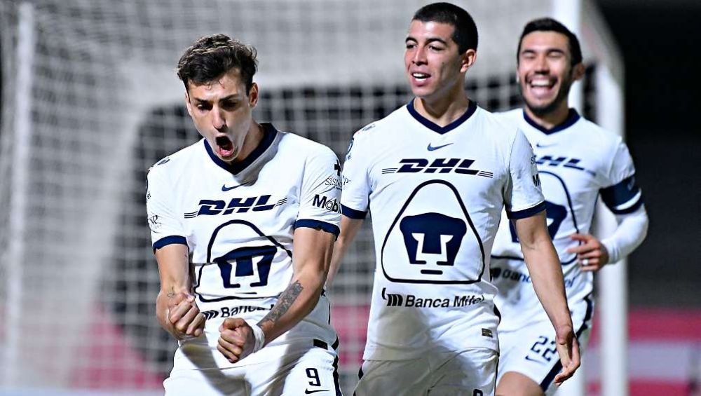 Jugadores de Pumas en festejo