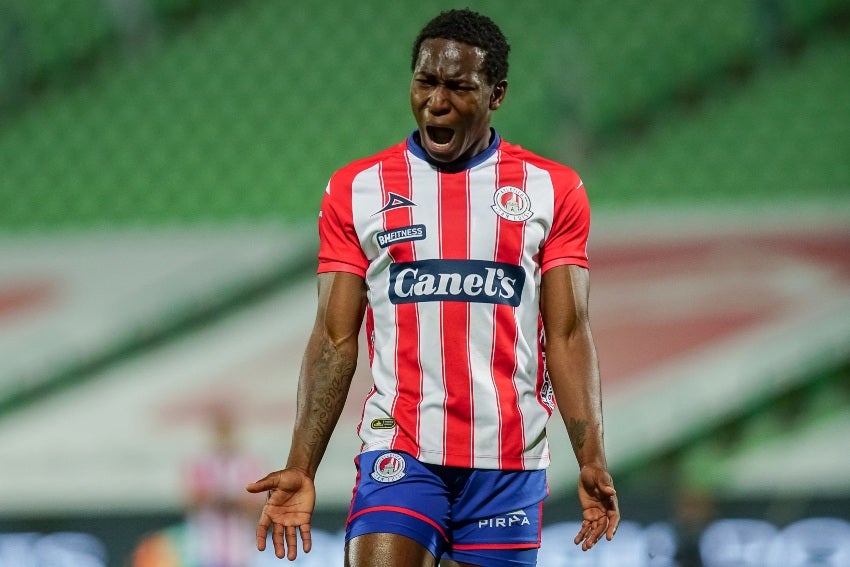 Anderson Julio en un partido con el Atlético de San Luis