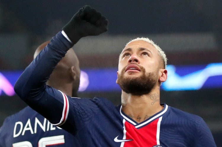 Neymar en un partido con el París Saint-Germain