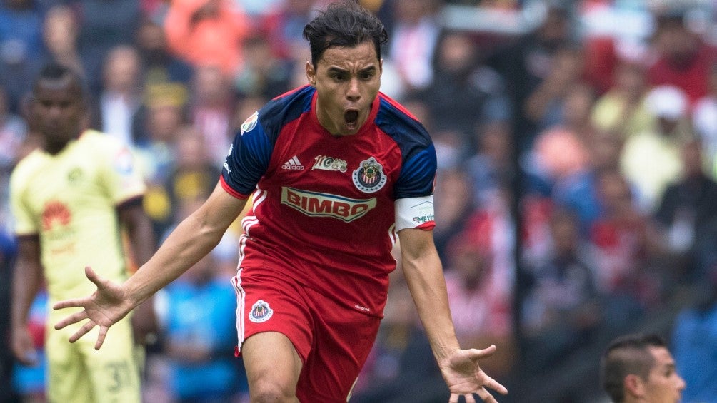 Clásico Nacional: Omar Bravo 'trolleó' al América a través de sus redes sociales