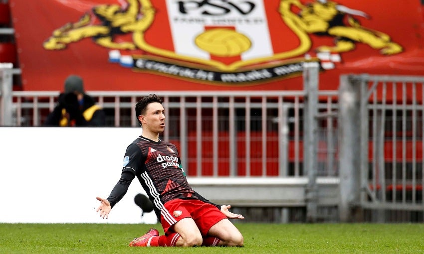 Steven Berghuis festejando el gol del Feyenoord