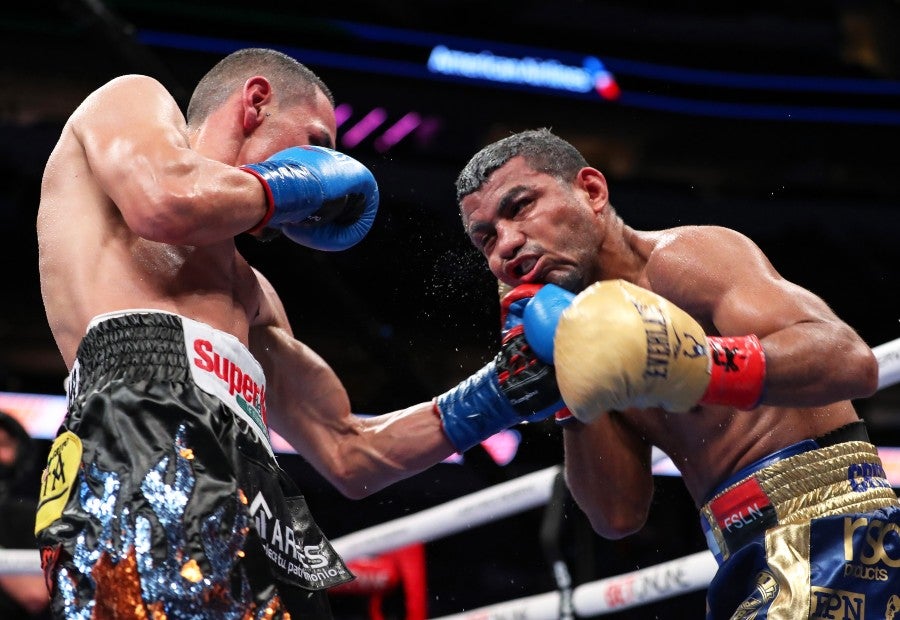 Gallo Estrada y Chocolatito González enfrentándose