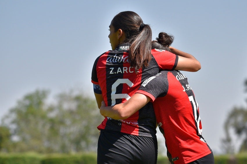 Jugadoras del Atlas celebrando un gol a favor