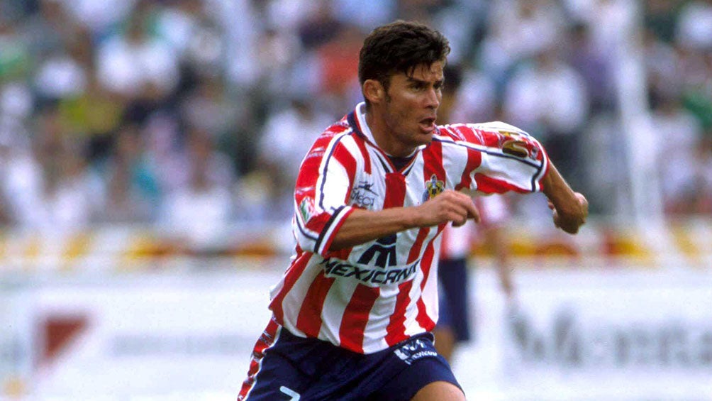 Ramón Ramírez en un partido con Chivas